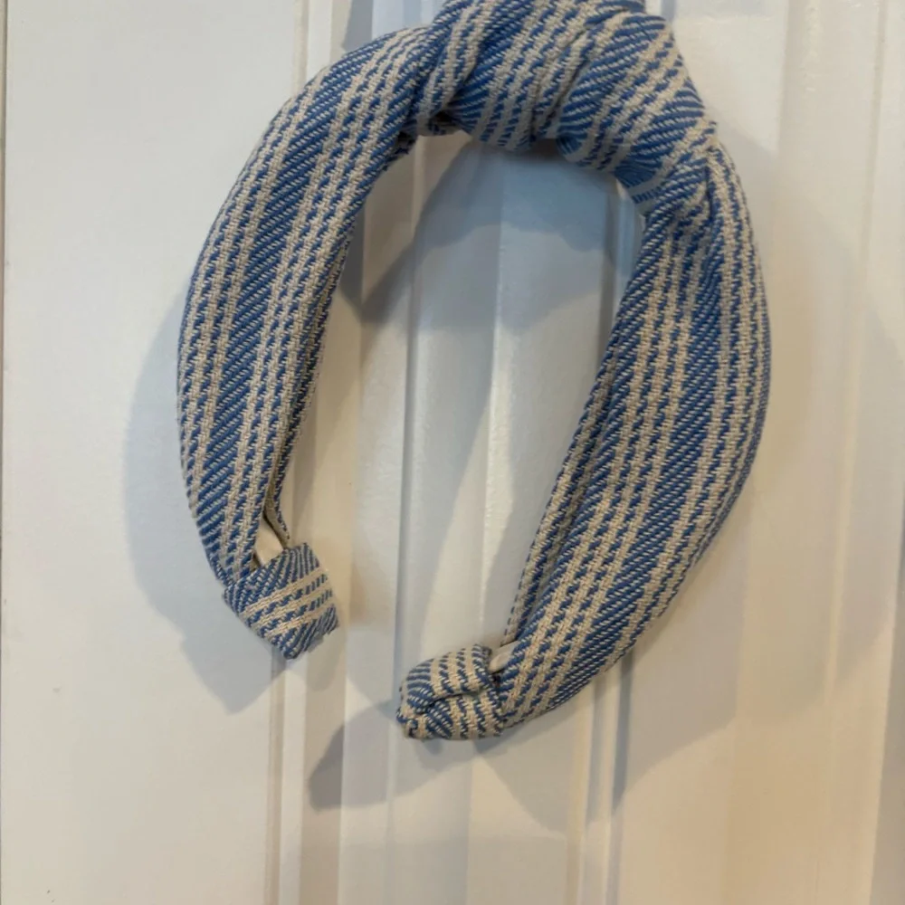Time And Tru Blue And White Knot Headband‎